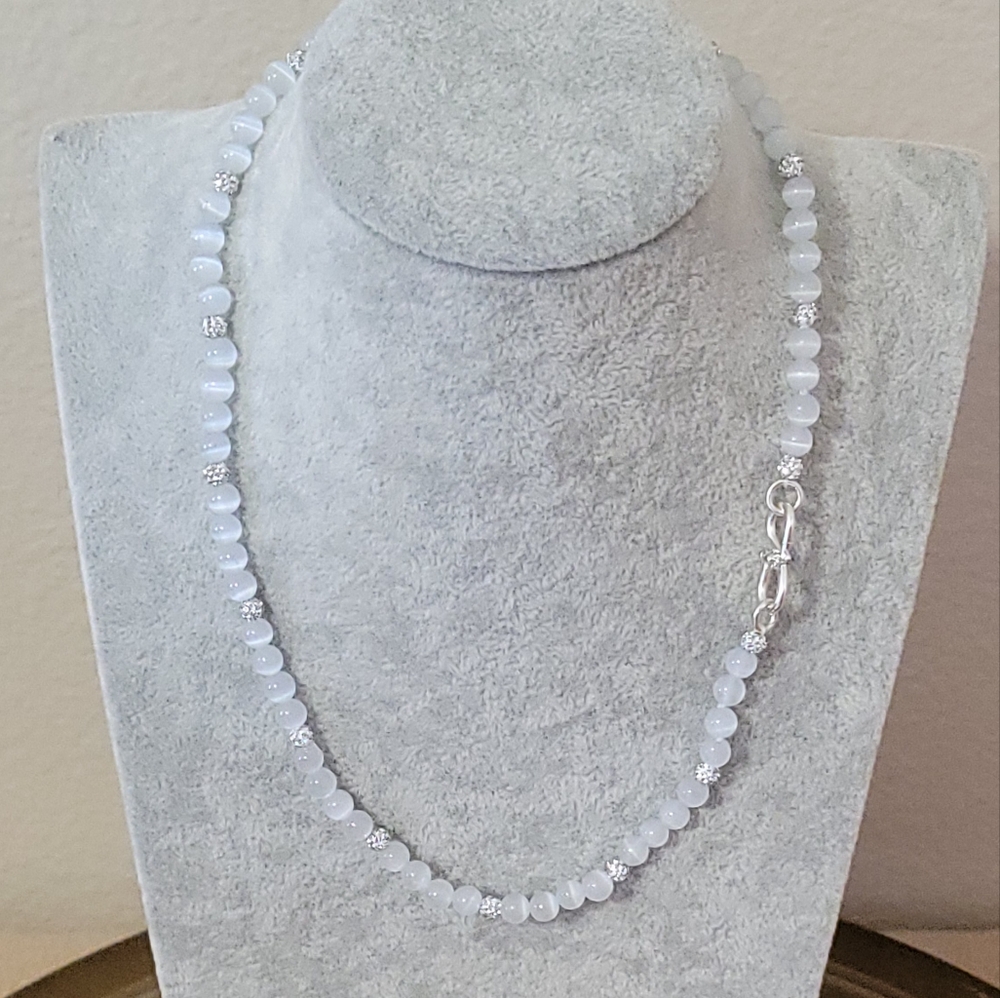 Lovely White Moonstone Necklace With Silver Rhinestone Beads - Picture 5 of 6